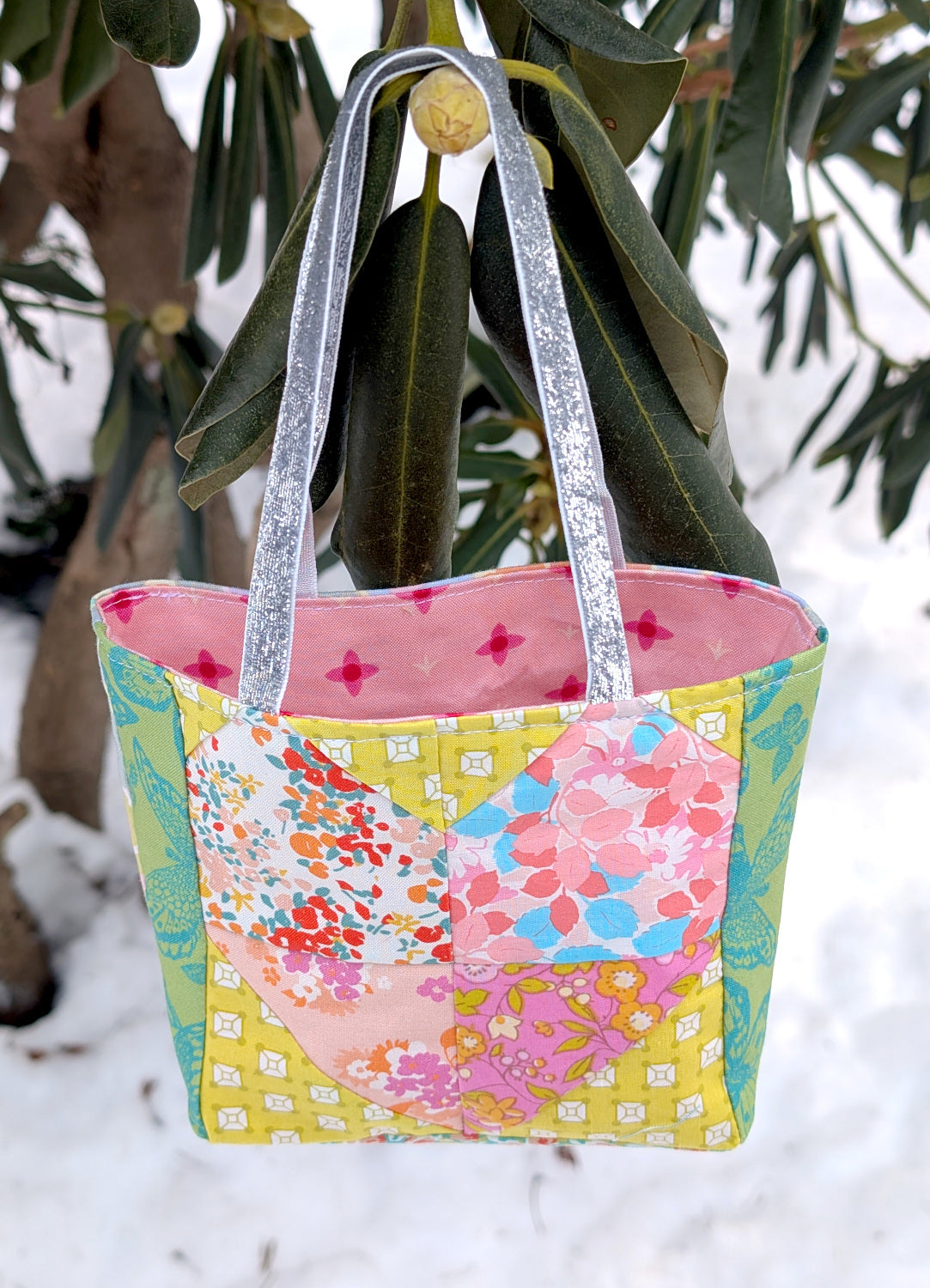 Easy Patchwork Heart Bag Sewing Pattern & Tutorial